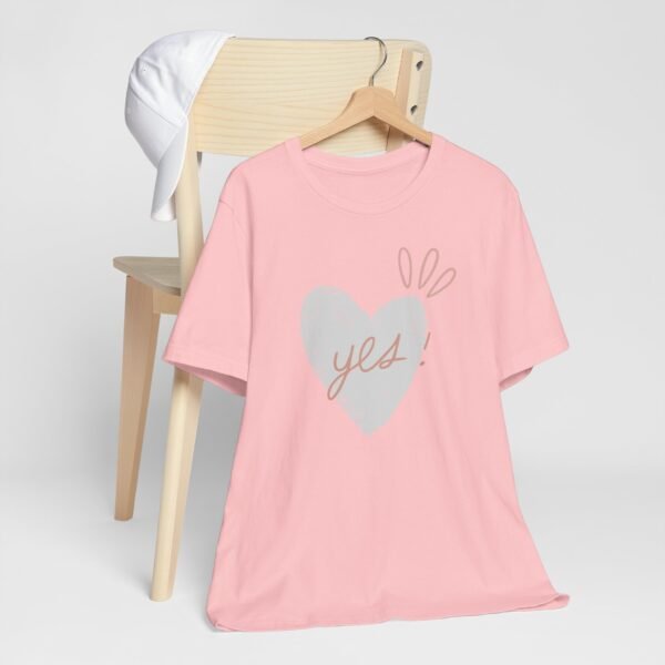 heart and “yes!” t-shirt Unisex Jersey Short Sleeve Tee